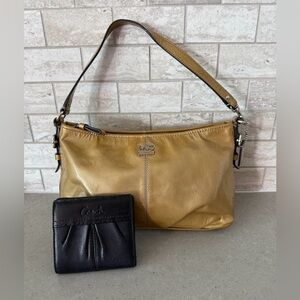 Set Coach Gold Women's Bag and black Coach small wallet
